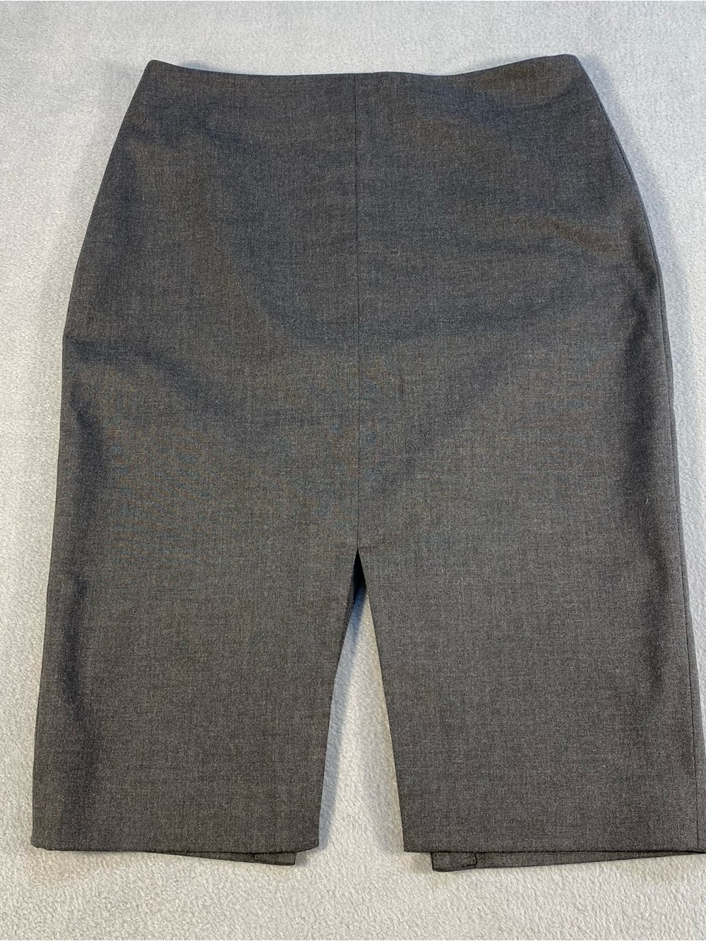 Banana Republic petite women’s Gray Pencil Skirt,center slit front& back,size 2P